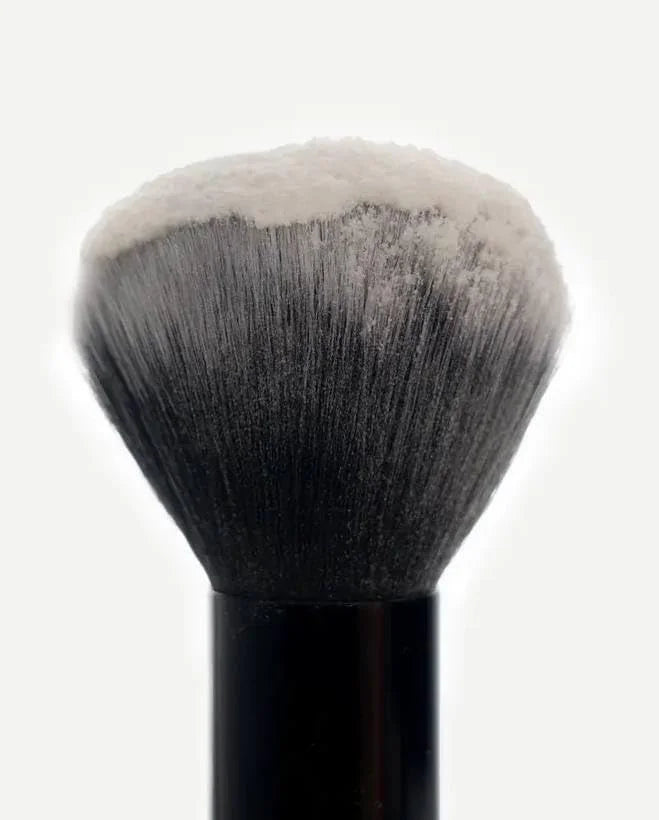 Typology Mattifying Loose Powder 1% Zinc PCA Secondary image